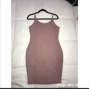 SOLD Body-con mauve dress 💕